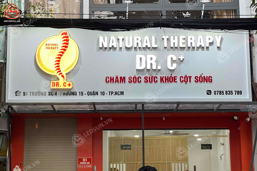 Chữ inox trắng gương mặt mica sáng đèn