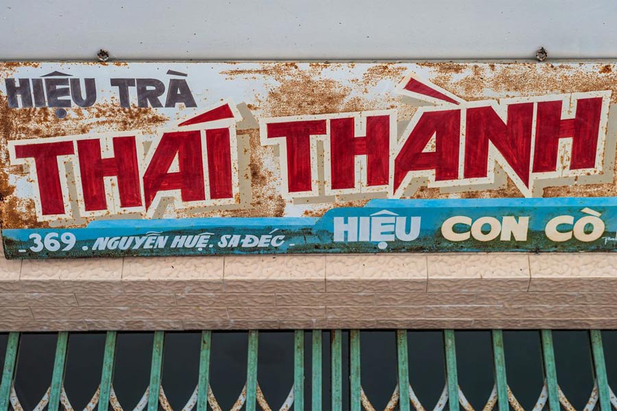 bảng hiệu retro giả rỉ sét