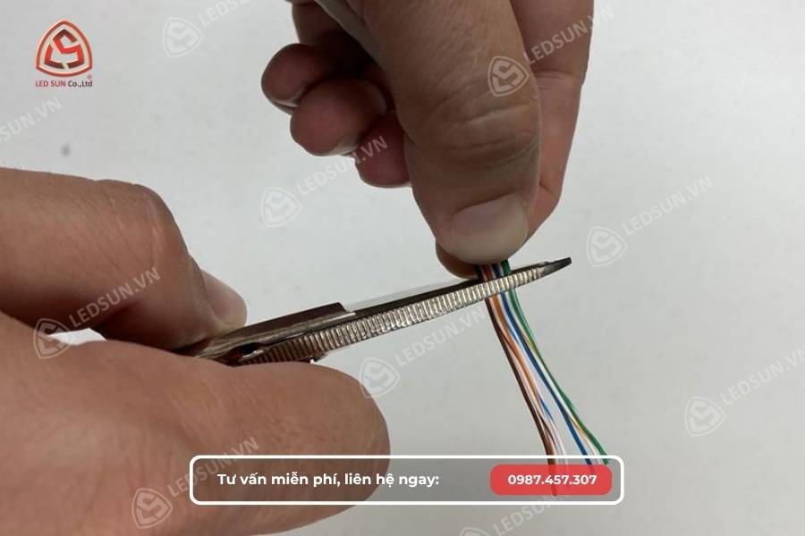 Cắt đều các lõi dây